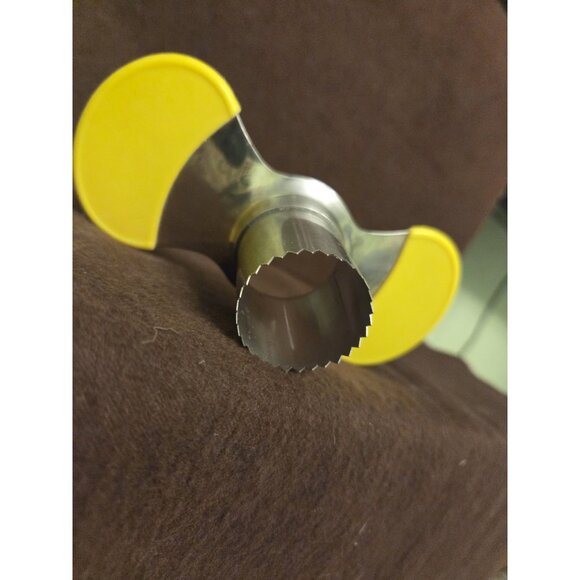 Hand Held Corn Cob Stripper Peeler with Stainless Steel Serrated Teeth - Picture 4 of 8